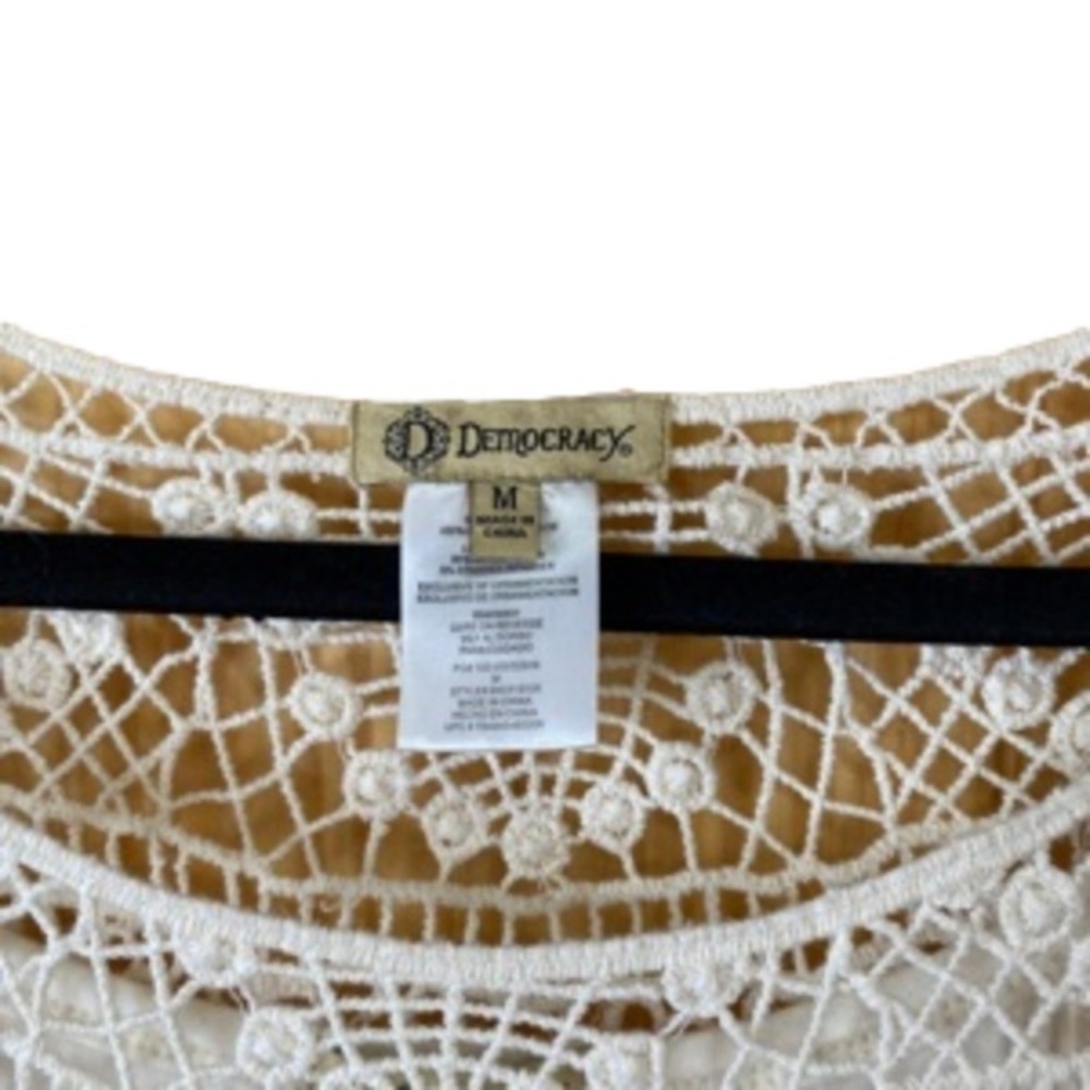 Boho , cream fully lined tunic style shirt. Democracy, size medium. - Picture 2 of 3